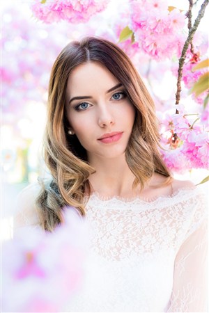 六十岁女性与儿子的亲密关系